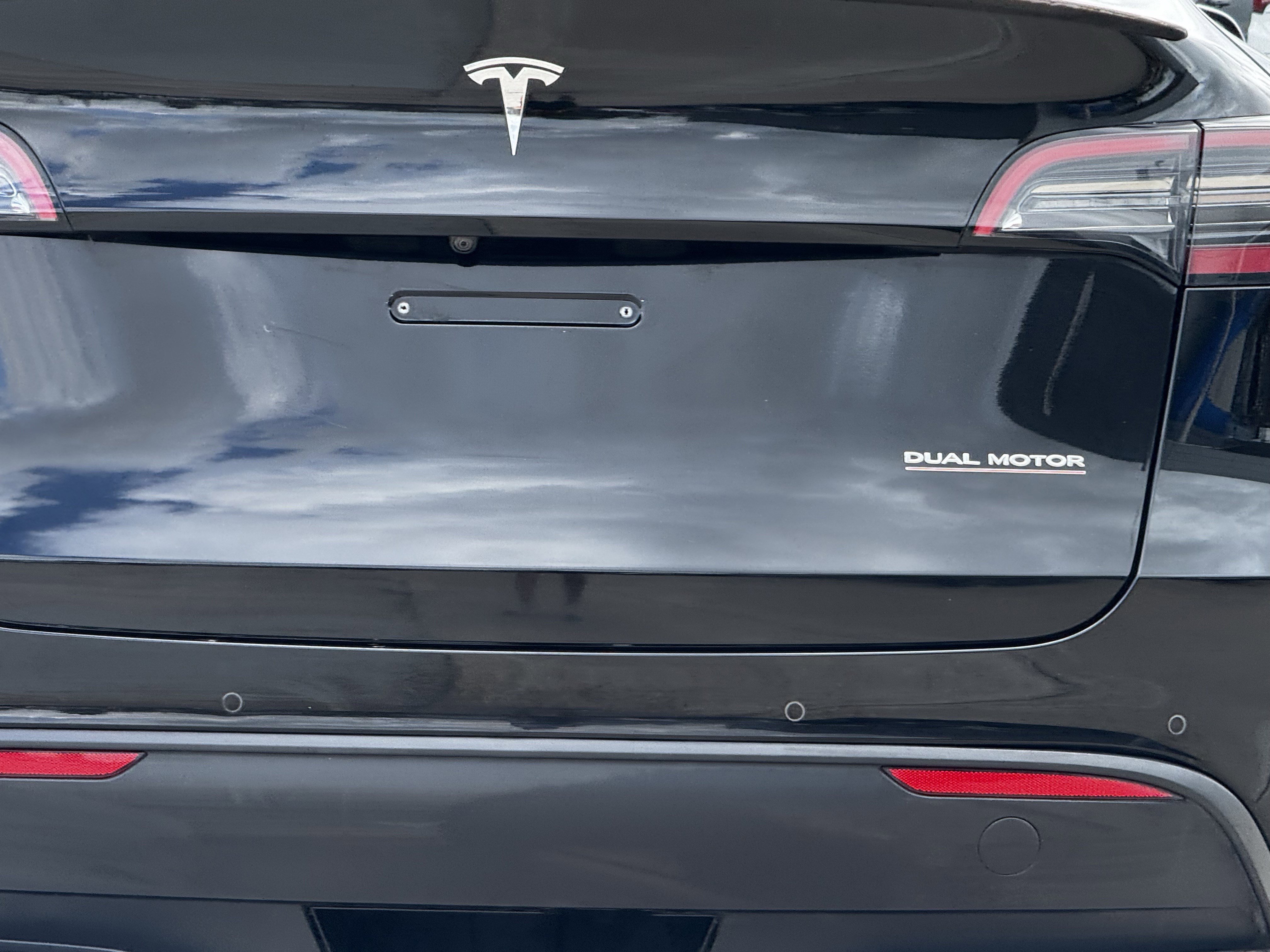 Used 2022 Tesla Model Y Performance image 10