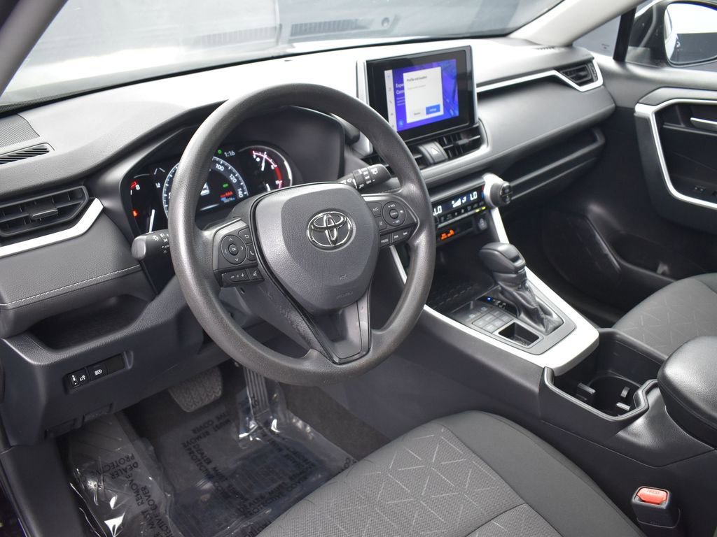 Used 2023 Toyota RAV4 XLE image 5