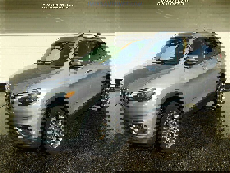 Used 2021 Jeep Cherokee Latitude Lux image 2