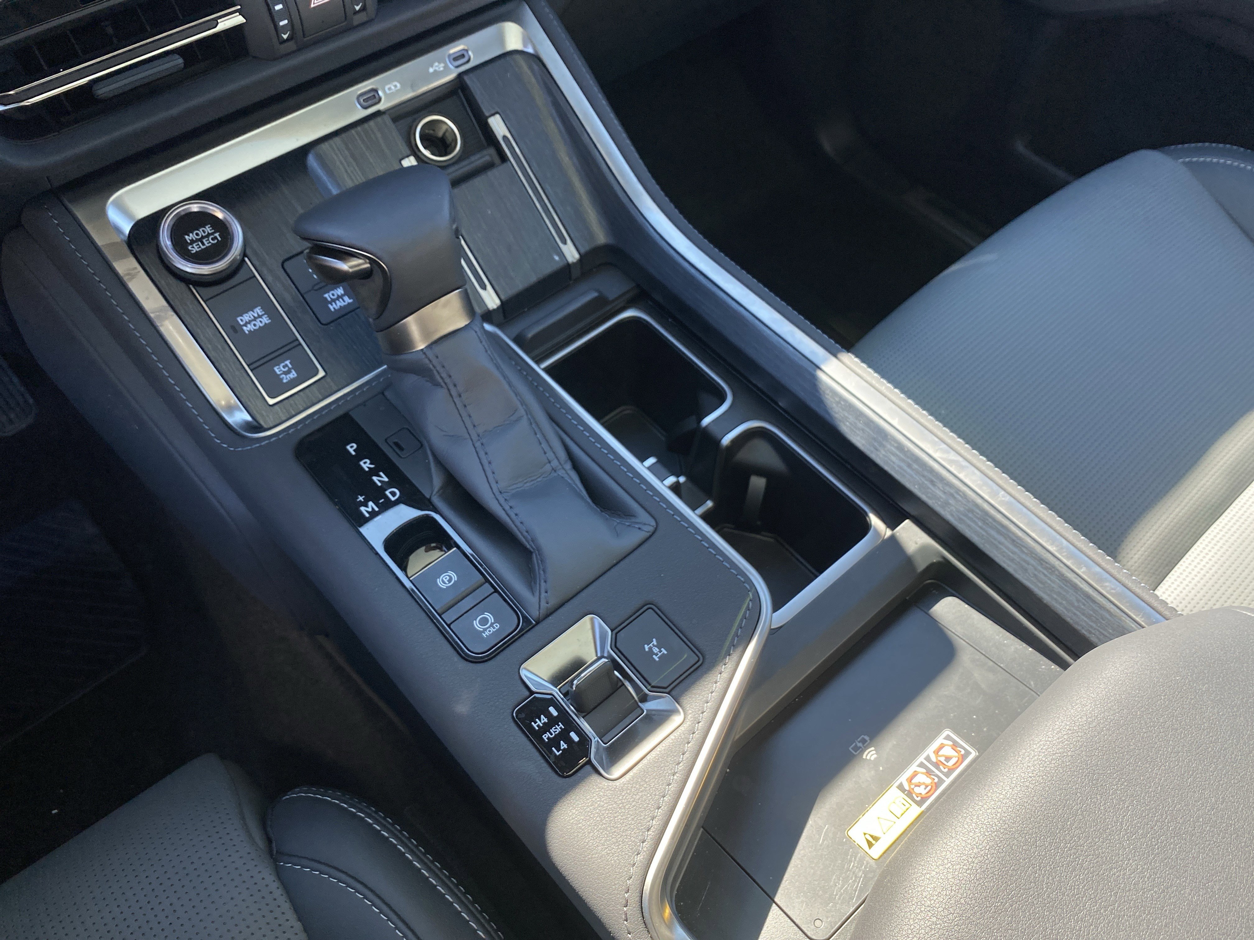 Used 2025 Lexus GX 550 w/ Accessory Package (2T) AWD/4WD image 41