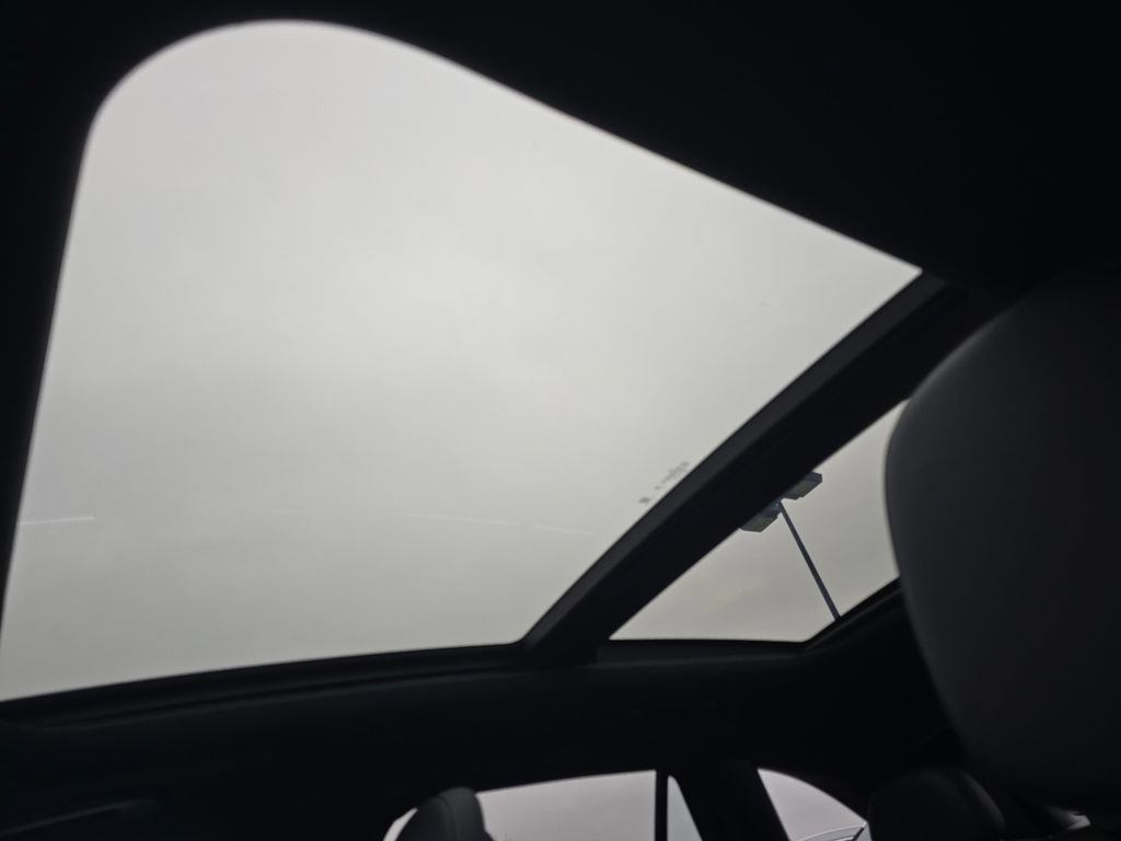 New 2026 Mercedes-Benz GLC 300 4MATIC image 3