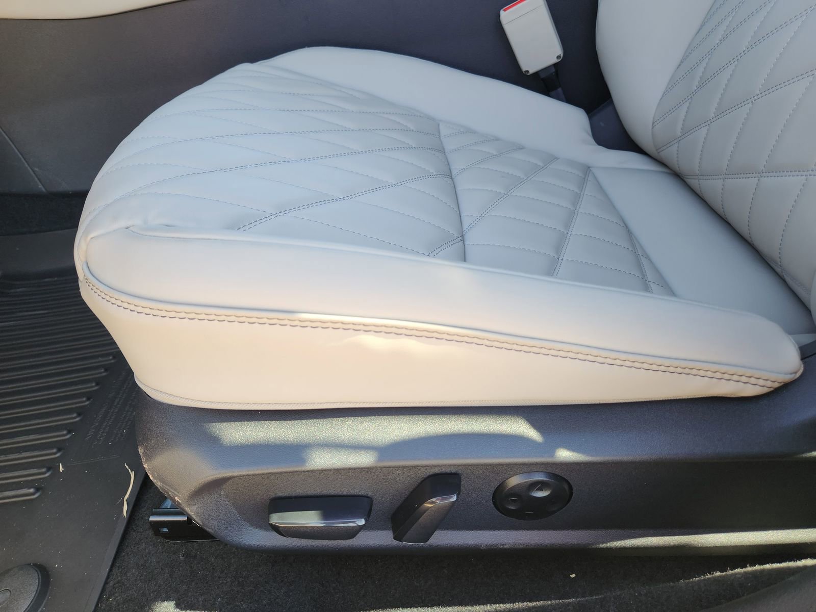 New 2026 Nissan Sentra SL w/ Floor Mat Package FWD image 21