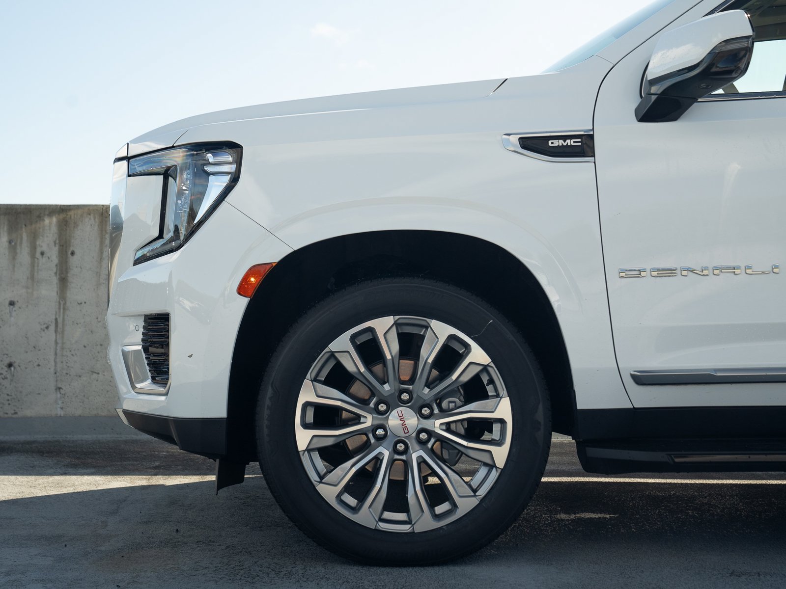 Used 2023 GMC Yukon Denali AWD/4WD image 12
