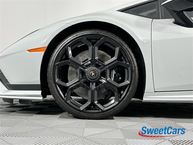 Used 2023 Lamborghini Huracan Tecnica image 36