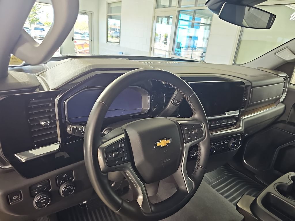 Certified 2024 Chevrolet Silverado 1500 LT AWD/4WD image 19