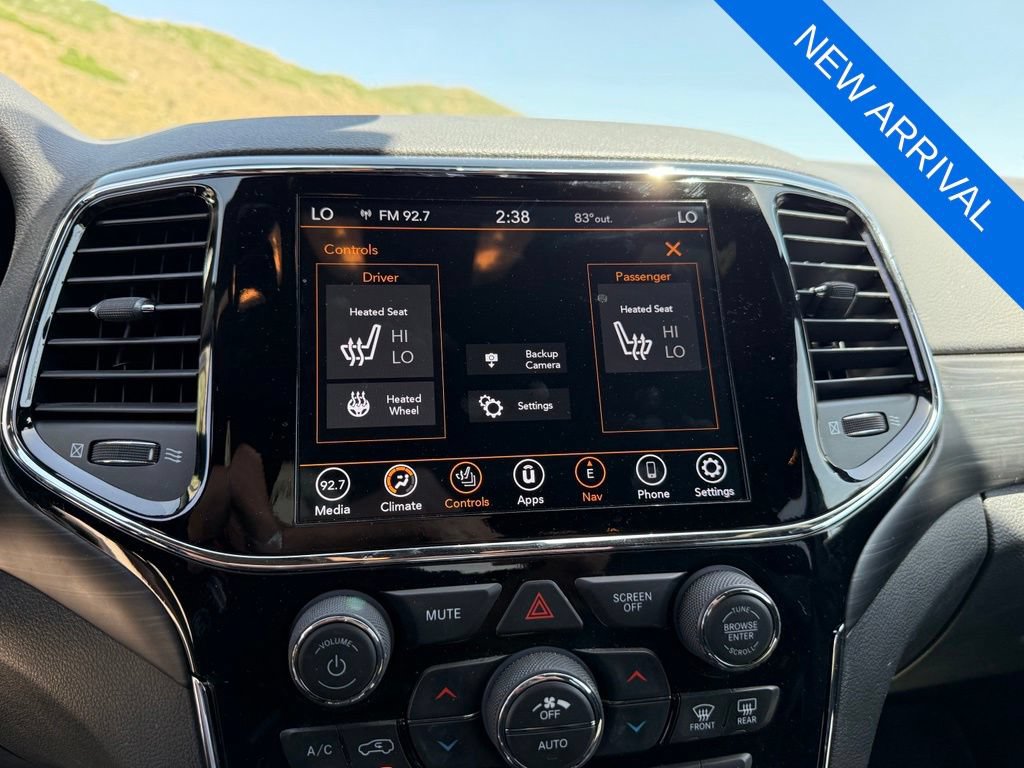 Used 2020 Jeep Grand Cherokee Altitude AWD/4WD image 21