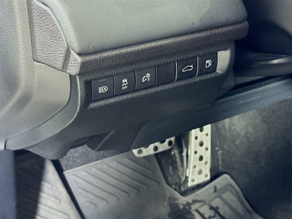 Used 2025 Toyota Camry XSE image 16