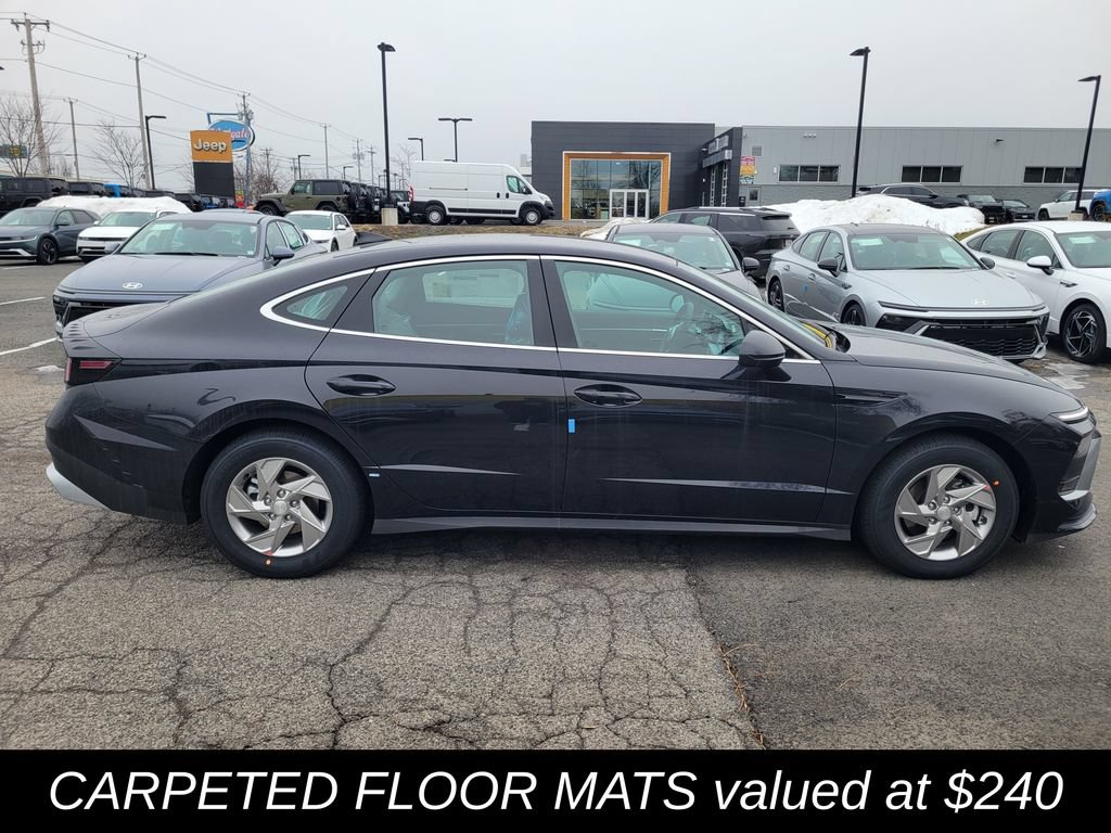 New 2026 Hyundai Sonata SE FWD image 2