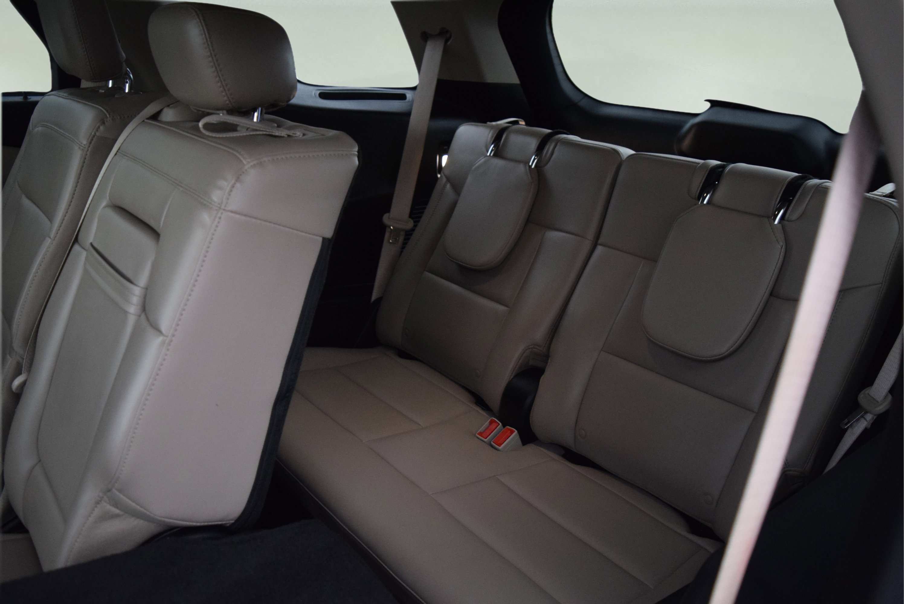 Used 2023 Ford Explorer XLT w/ Equipment Group 202A image 9