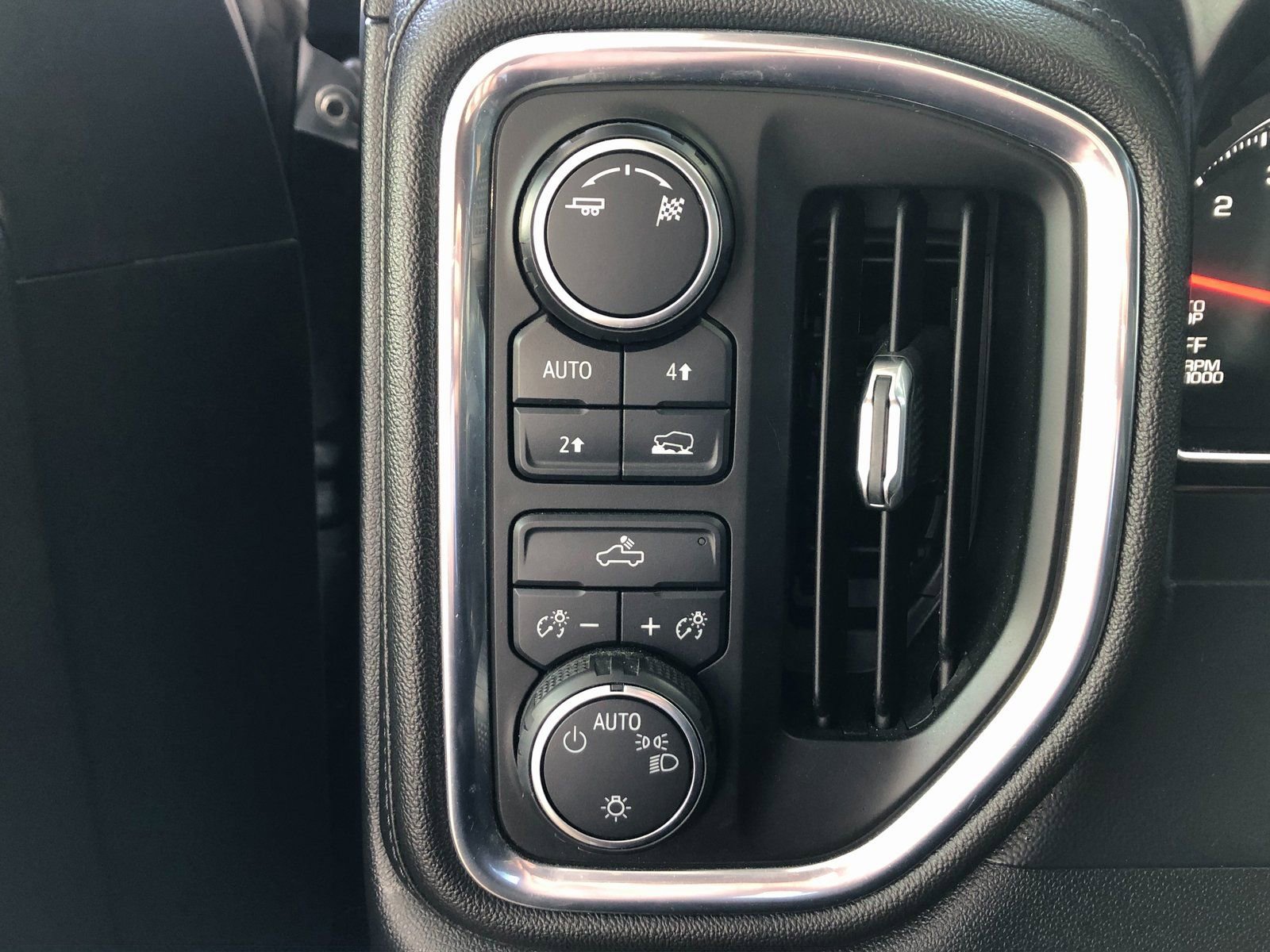 Used 2019 Chevrolet Silverado 1500 LT w/ All-Star Edition image 36