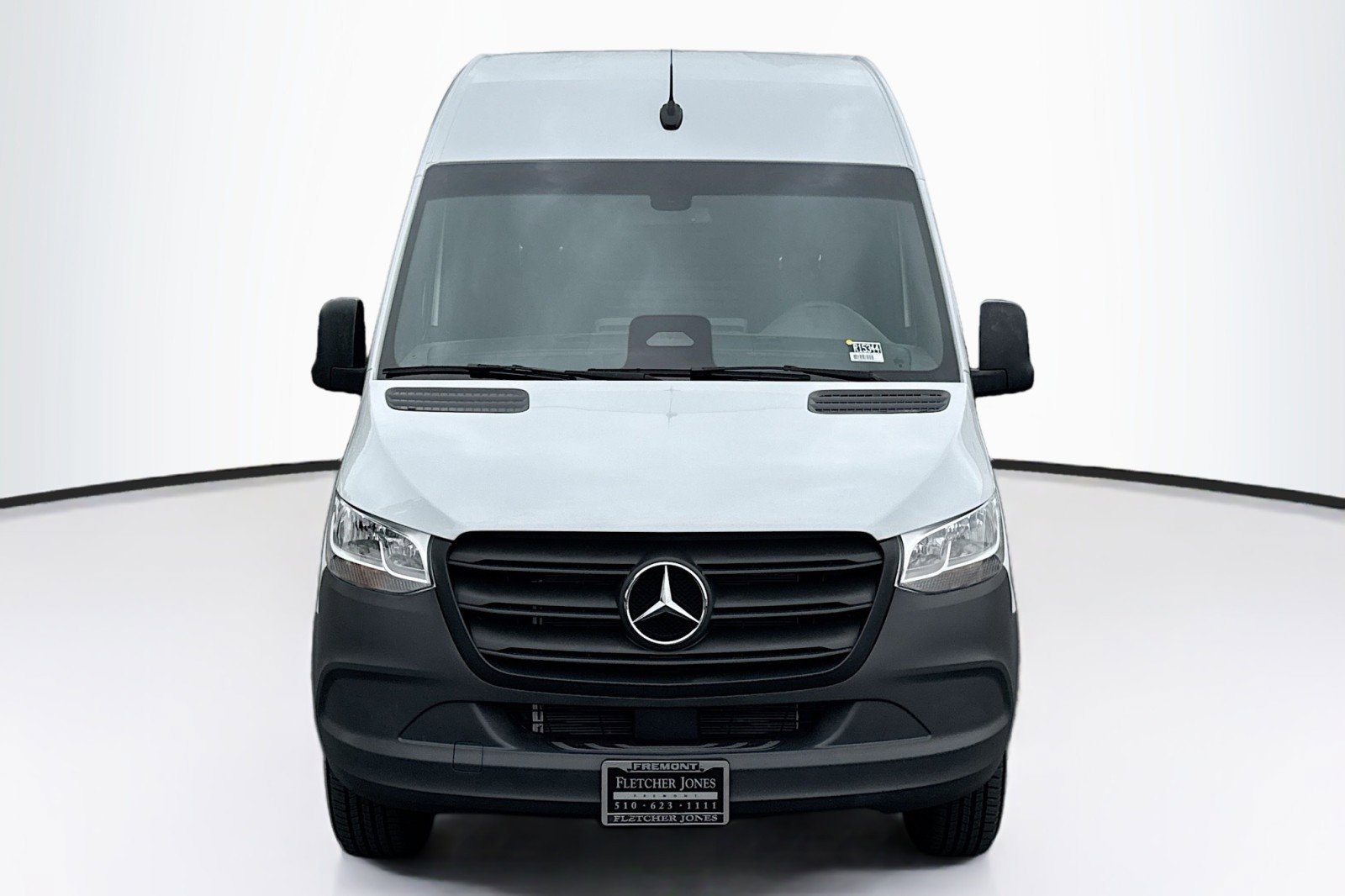 Used 2025 Mercedes-Benz Sprinter 2500 image 2