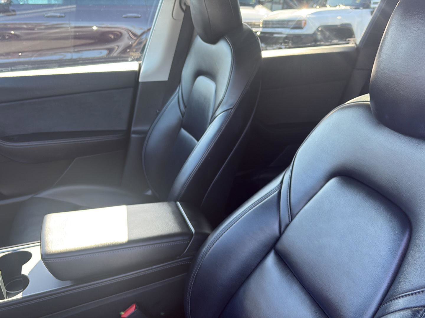 Used 2022 Tesla Model Y Long Range AWD/4WD image 21