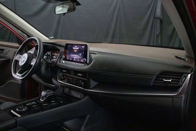 Used 2023 Nissan Rogue S image 15