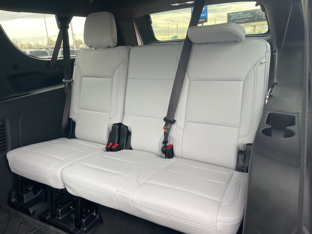 New 2025 Chevrolet Suburban Premier image 16
