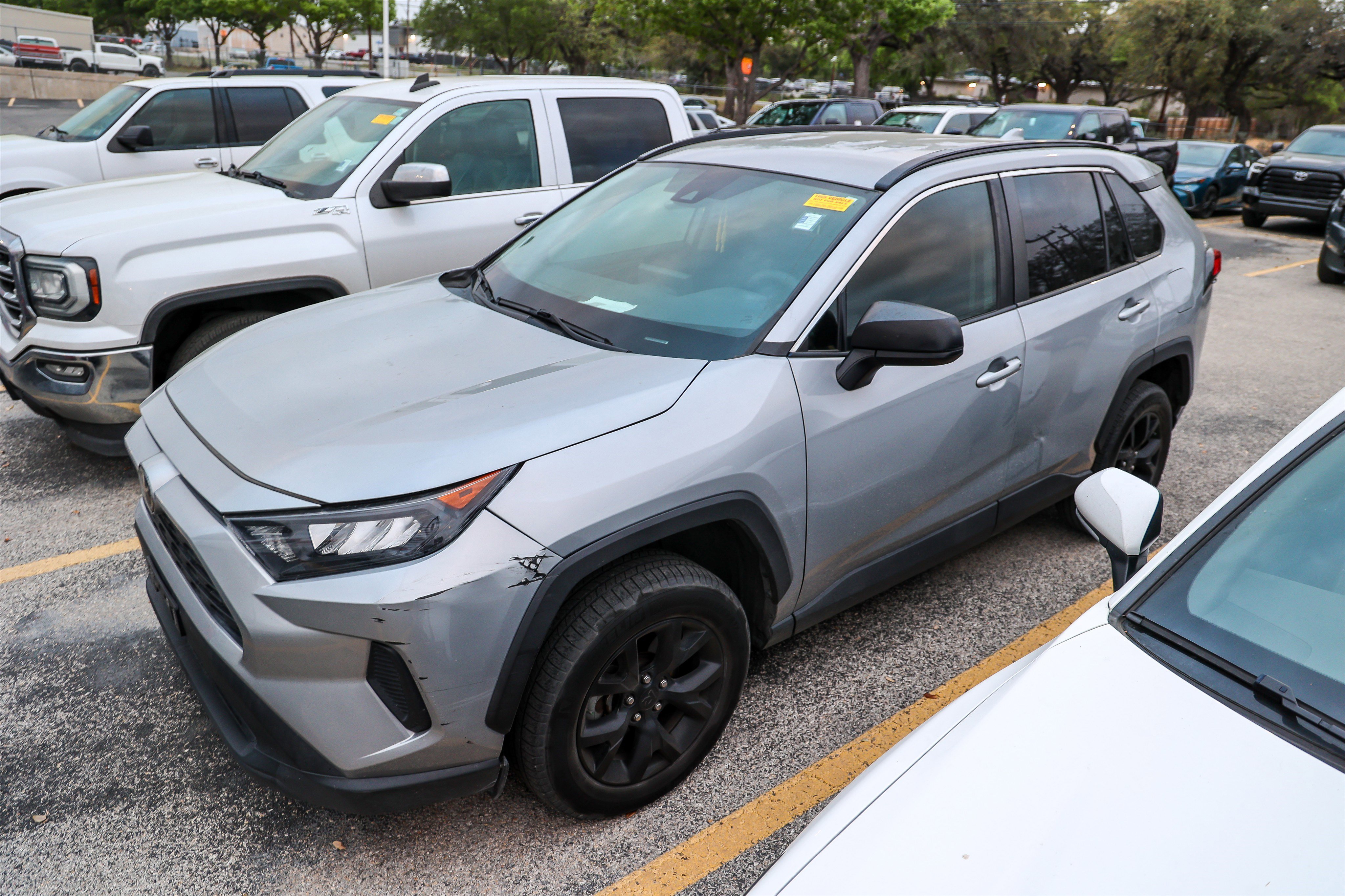 Used 2021 Toyota RAV4 LE image 3