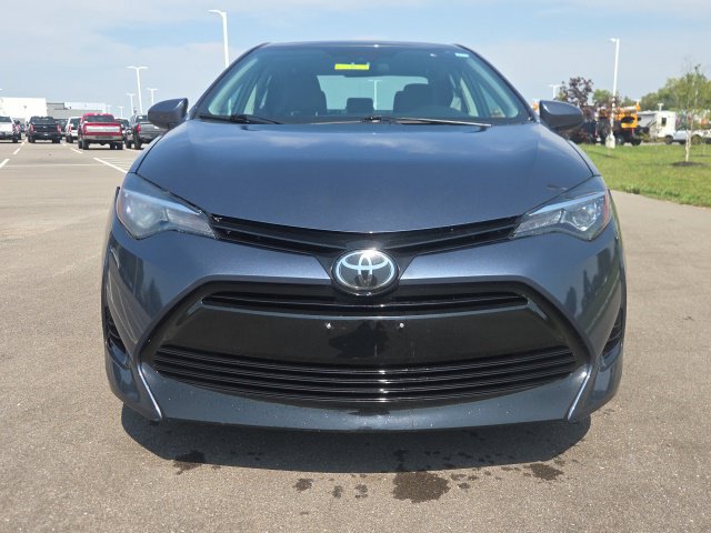Used 2018 Toyota Corolla LE w/ Carpet Mat Package (TMS) FWD image 3