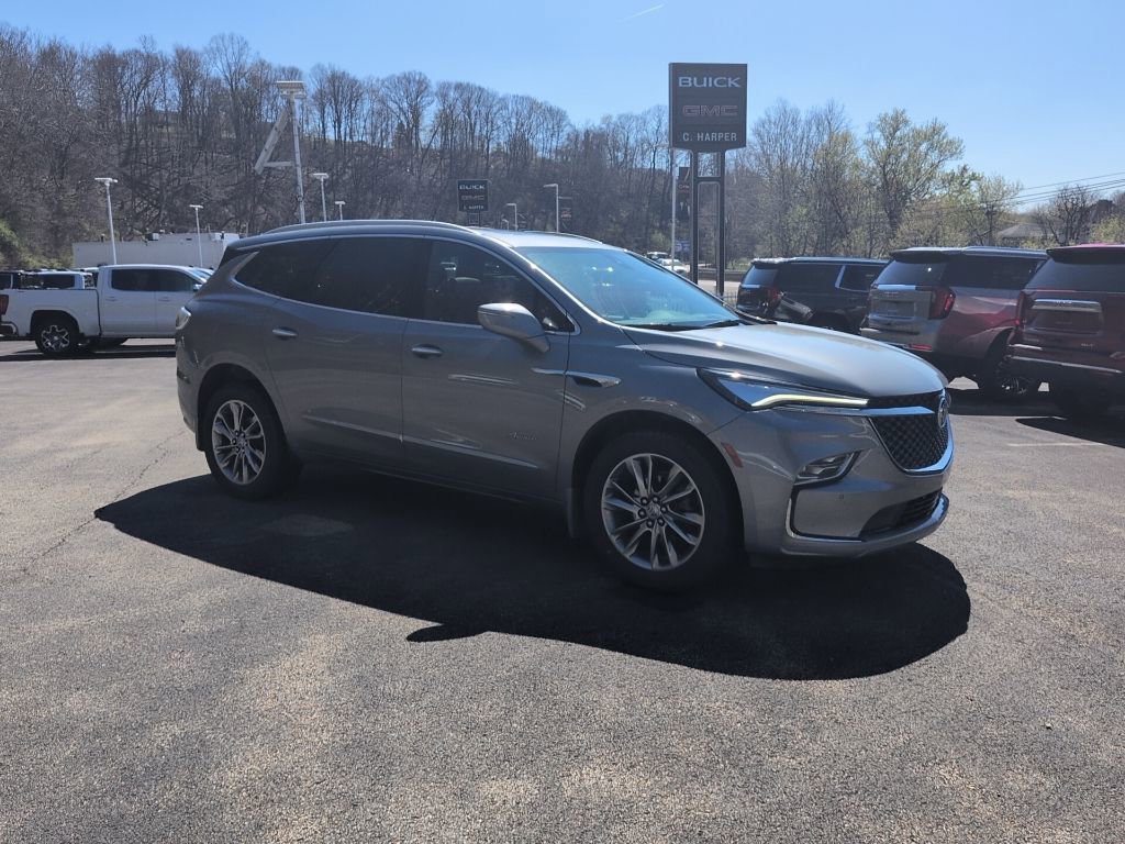 Used 2024 Buick Enclave Avenir w/ Avenir Technology Package AWD/4WD image 2