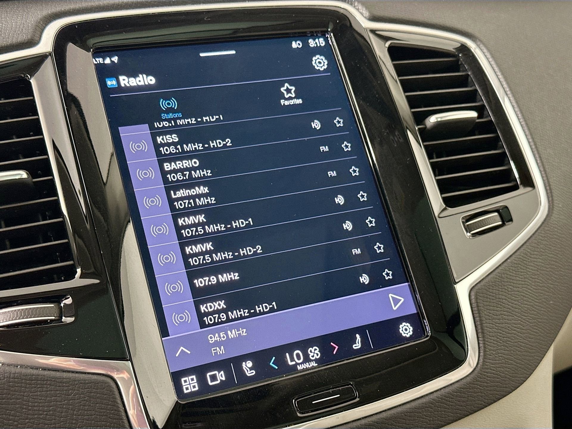 Certified 2023 Volvo XC90 B6 Plus w/ Protection Package image 15