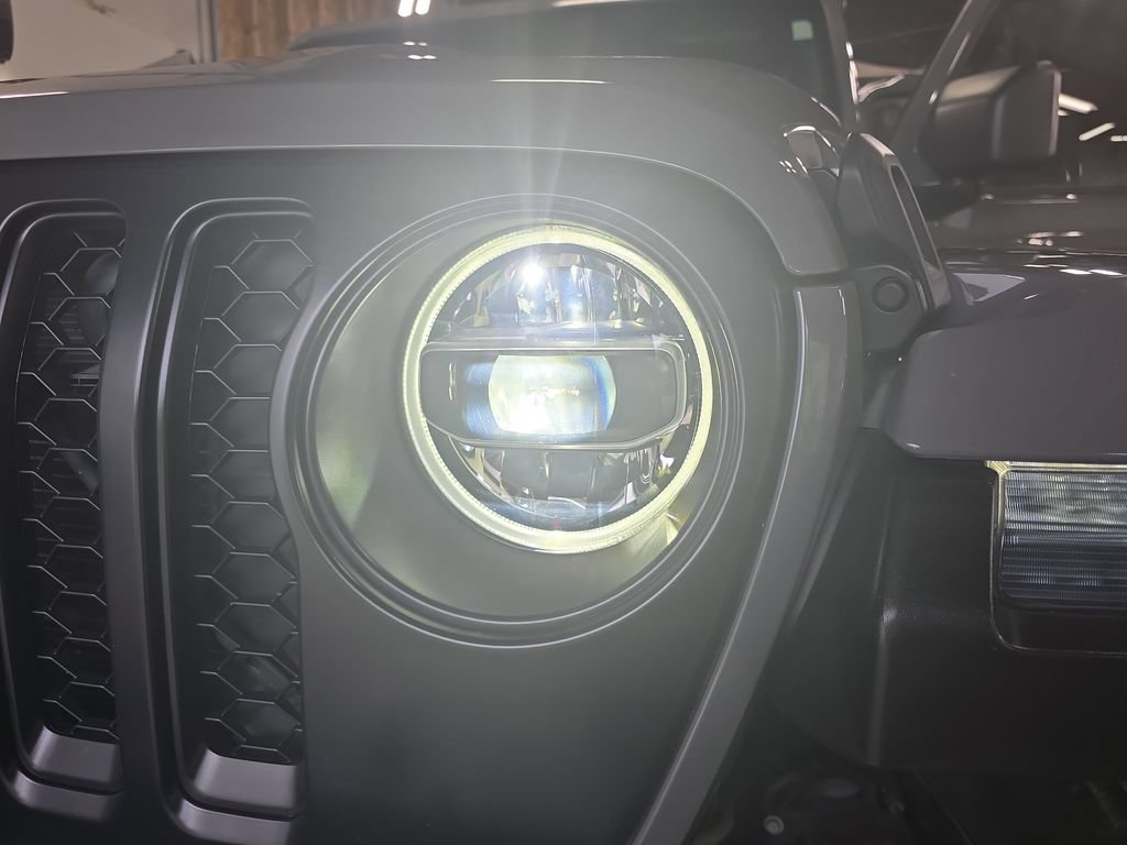 Used 2022 Jeep Wrangler Unlimited Rubicon 392 w/ Trailer Tow Package AWD/4WD image 29