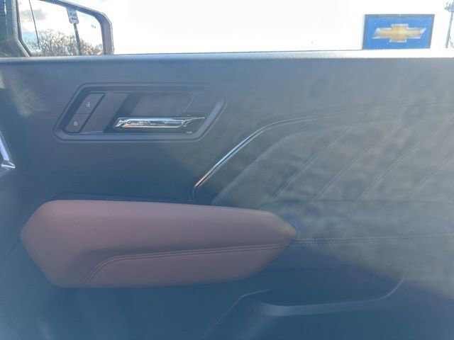 Used 2024 GMC Canyon AT4 w/ Canyon Safety Plus Package image 28