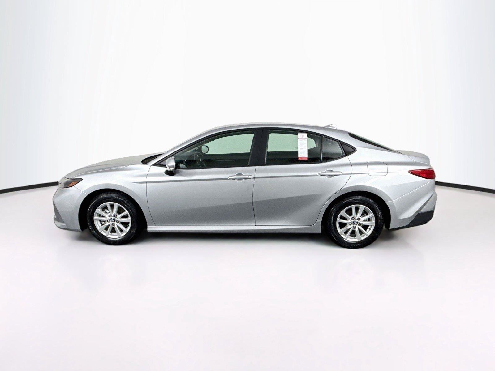 Used 2025 Toyota Camry LE FWD image 13