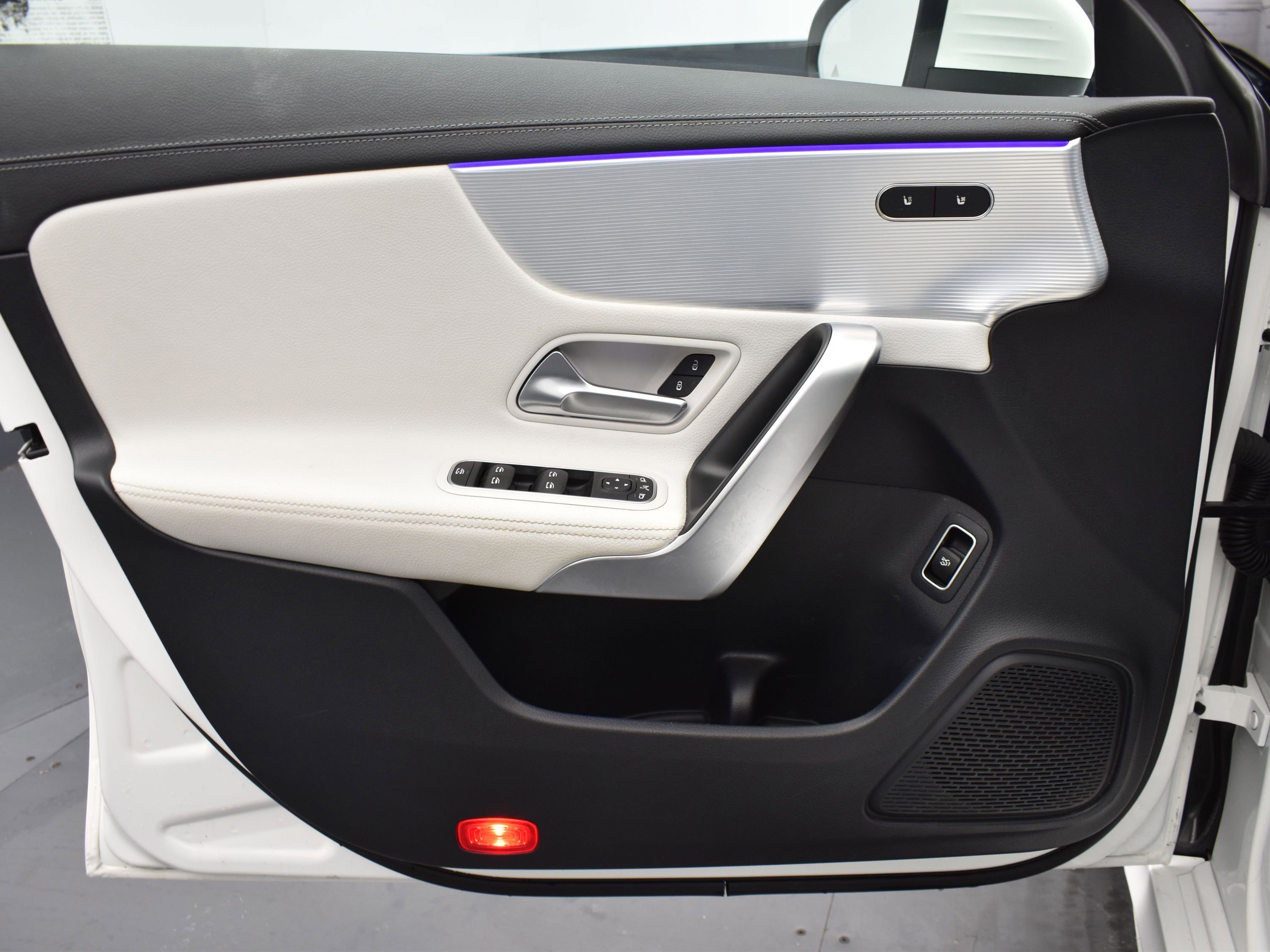 Used 2022 Mercedes-Benz CLA 250 4MATIC w/ AMG Line image 9