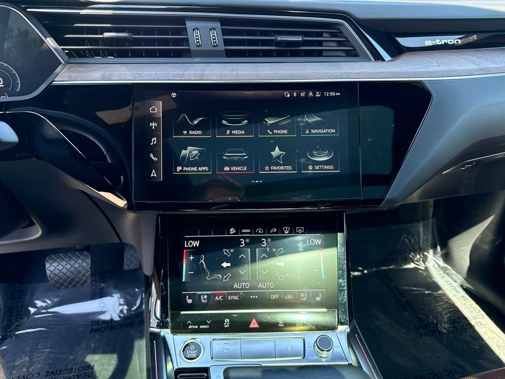 Used 2022 Audi e-tron Prestige AWD/4WD image 17