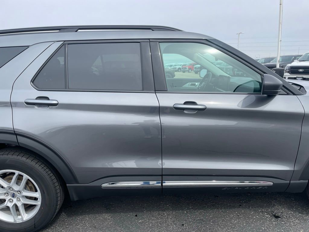 Used 2025 Ford Explorer Active image 29