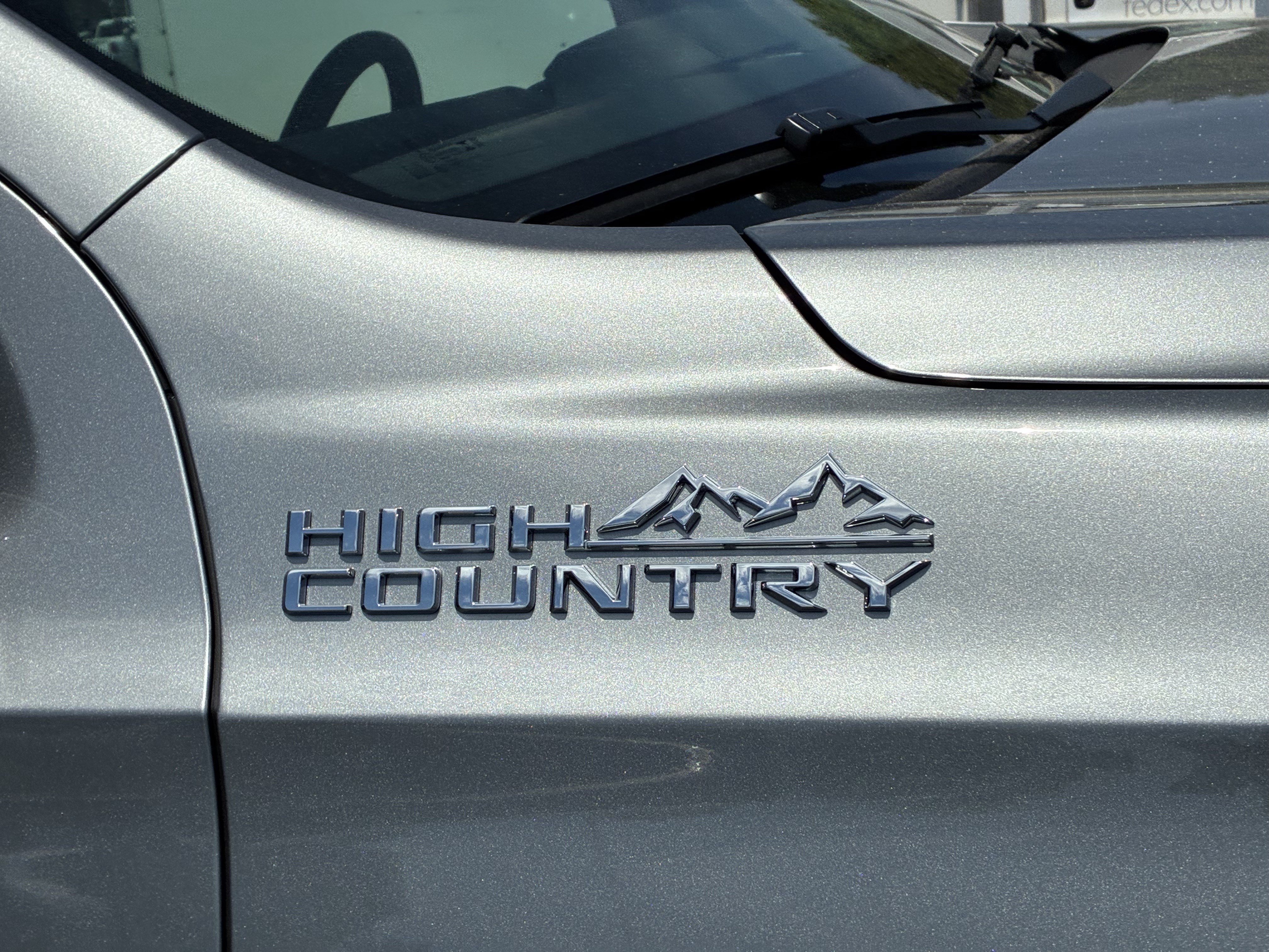Used 2026 Chevrolet Suburban High Country RWD image 8
