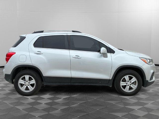 Used 2018 Chevrolet Trax LT w/ LT Convenience Package AWD/4WD image 6