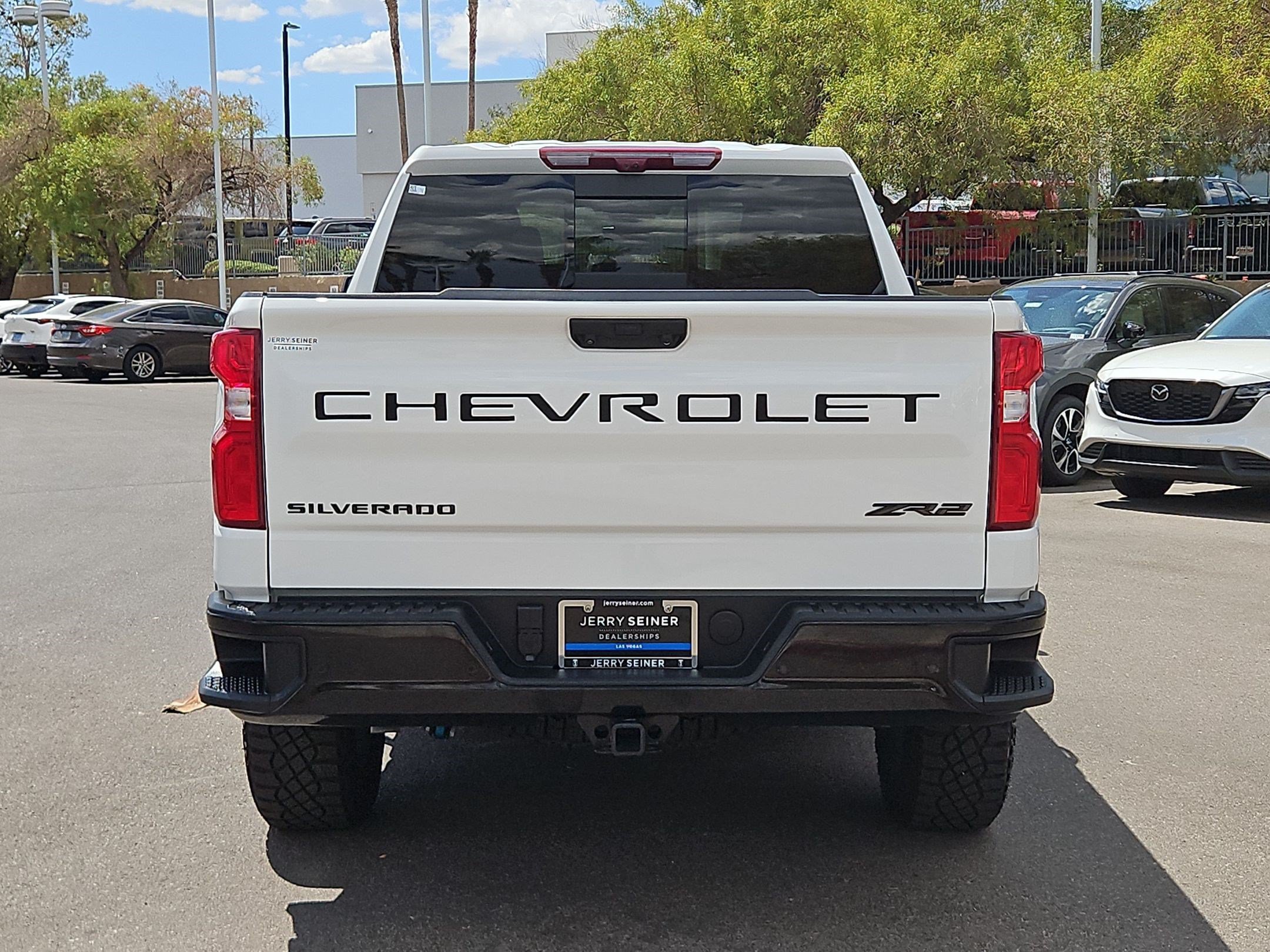 Used 2024 Chevrolet Silverado 1500 ZR2 w/ Technology Package AWD/4WD image 4