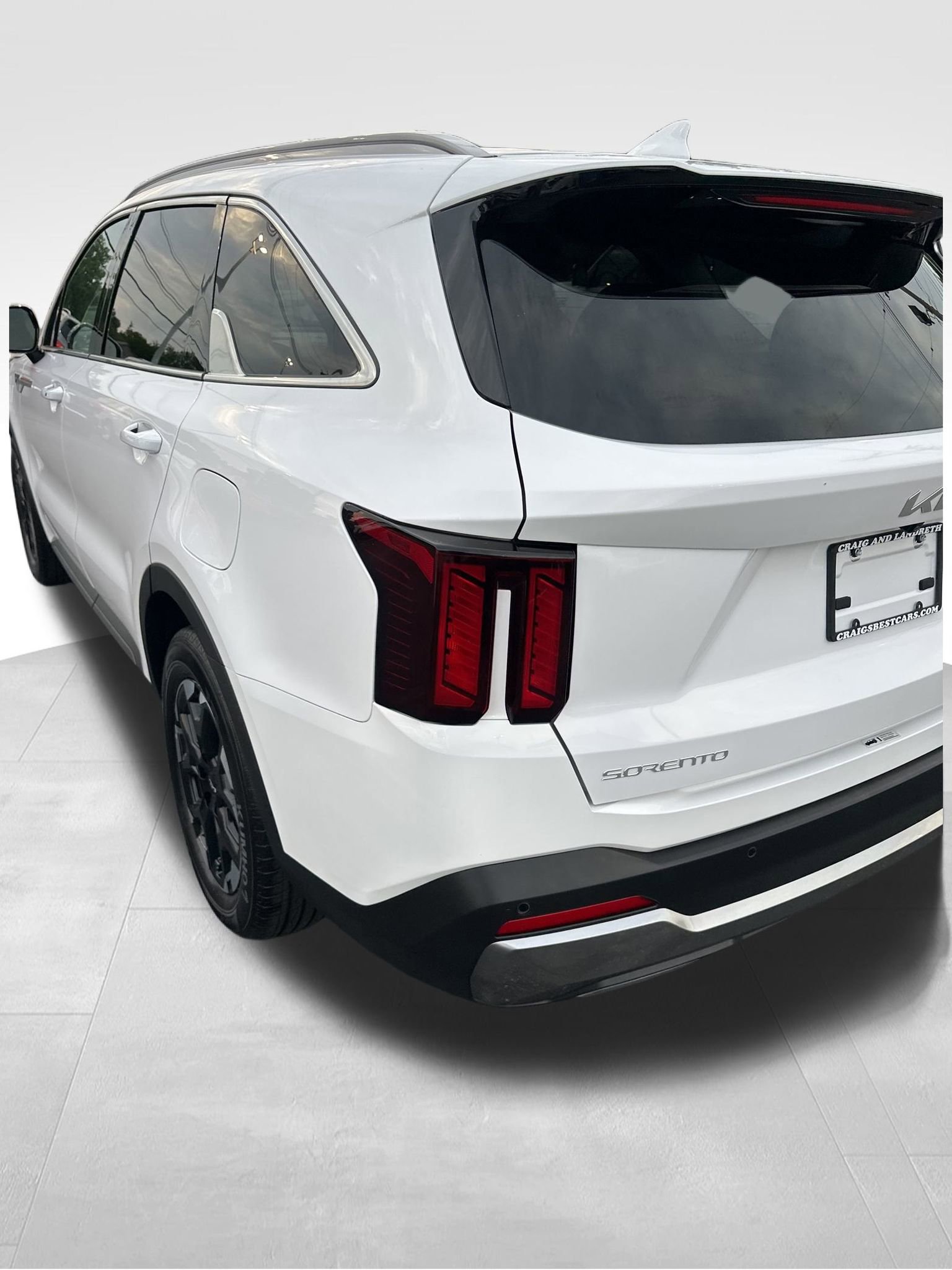 Used 2024 Kia Sorento S image 9