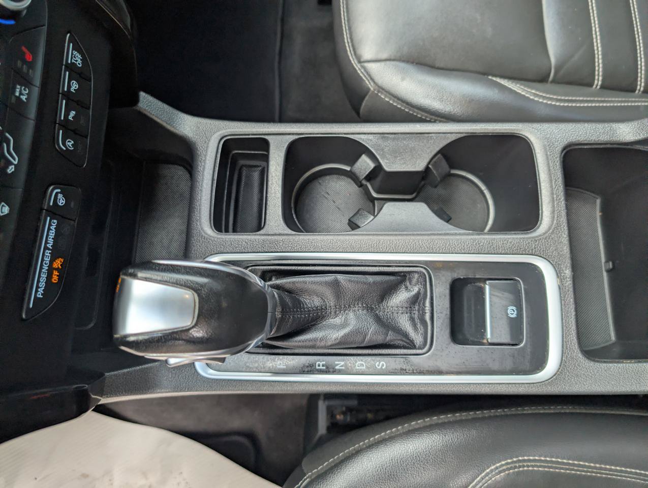Used 2019 Ford Escape Titanium AWD/4WD image 28