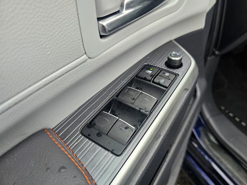 Used 2022 Toyota Sienna FWD image 27