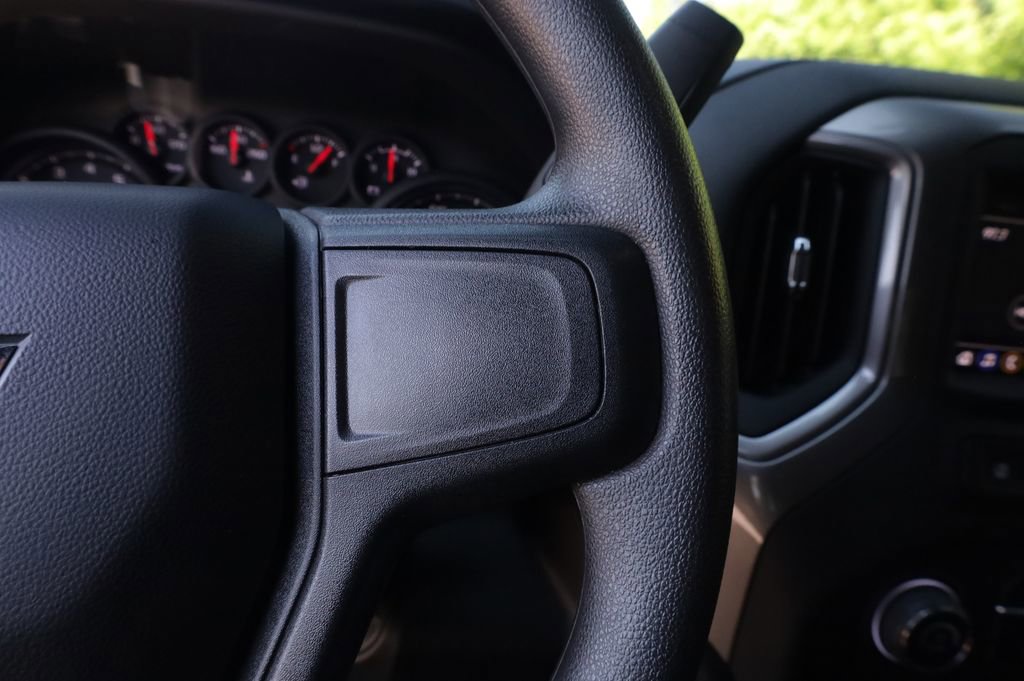 Used 2025 Chevrolet Silverado 2500 Custom w/ Custom Value Package image 29