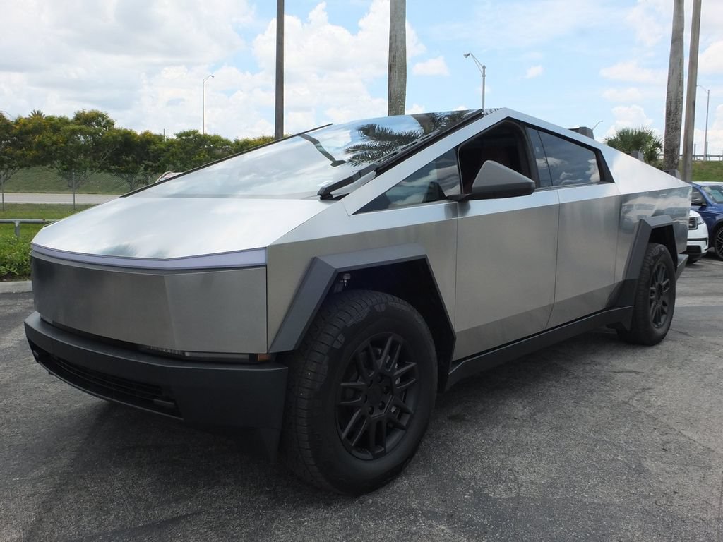 Used 2025 Tesla Cybertruck AWD Crew Cab image 15