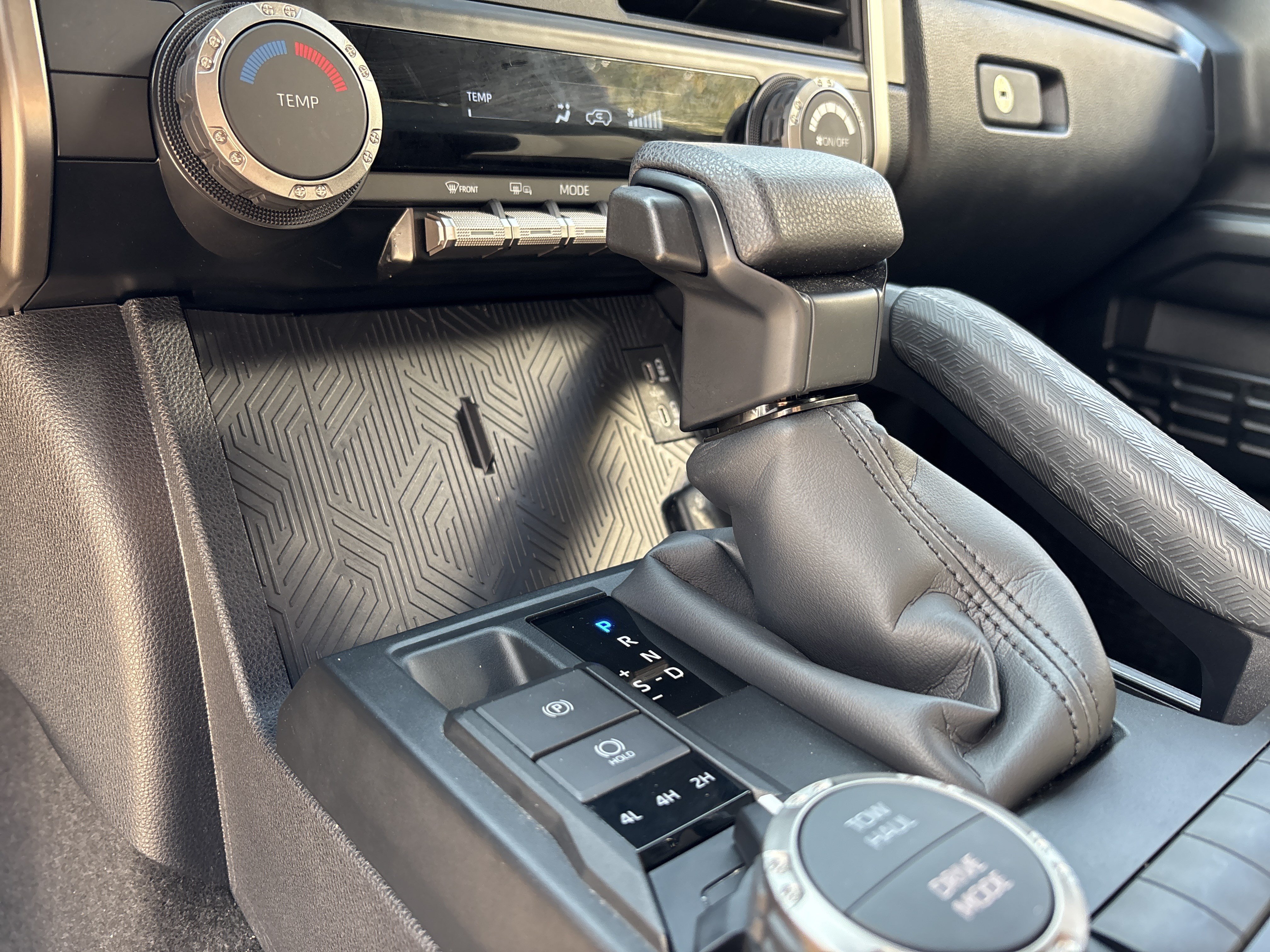 Used 2025 Toyota 4Runner SR5 AWD/4WD image 25