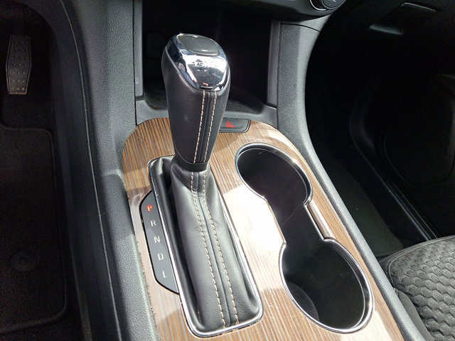 Used 2019 GMC Acadia SLE image 16