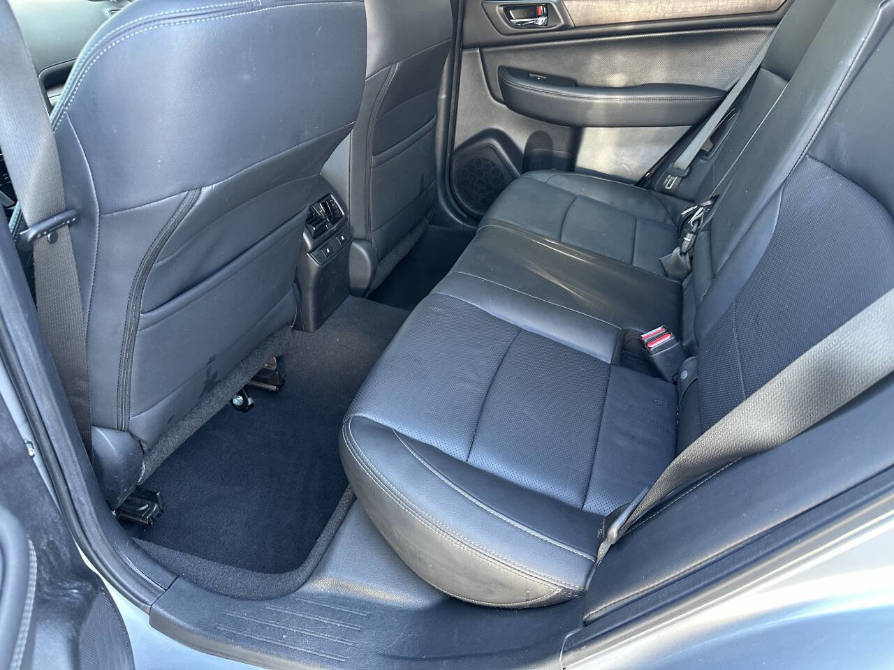 Used 2015 Subaru Outback 2.5i Limited image 7