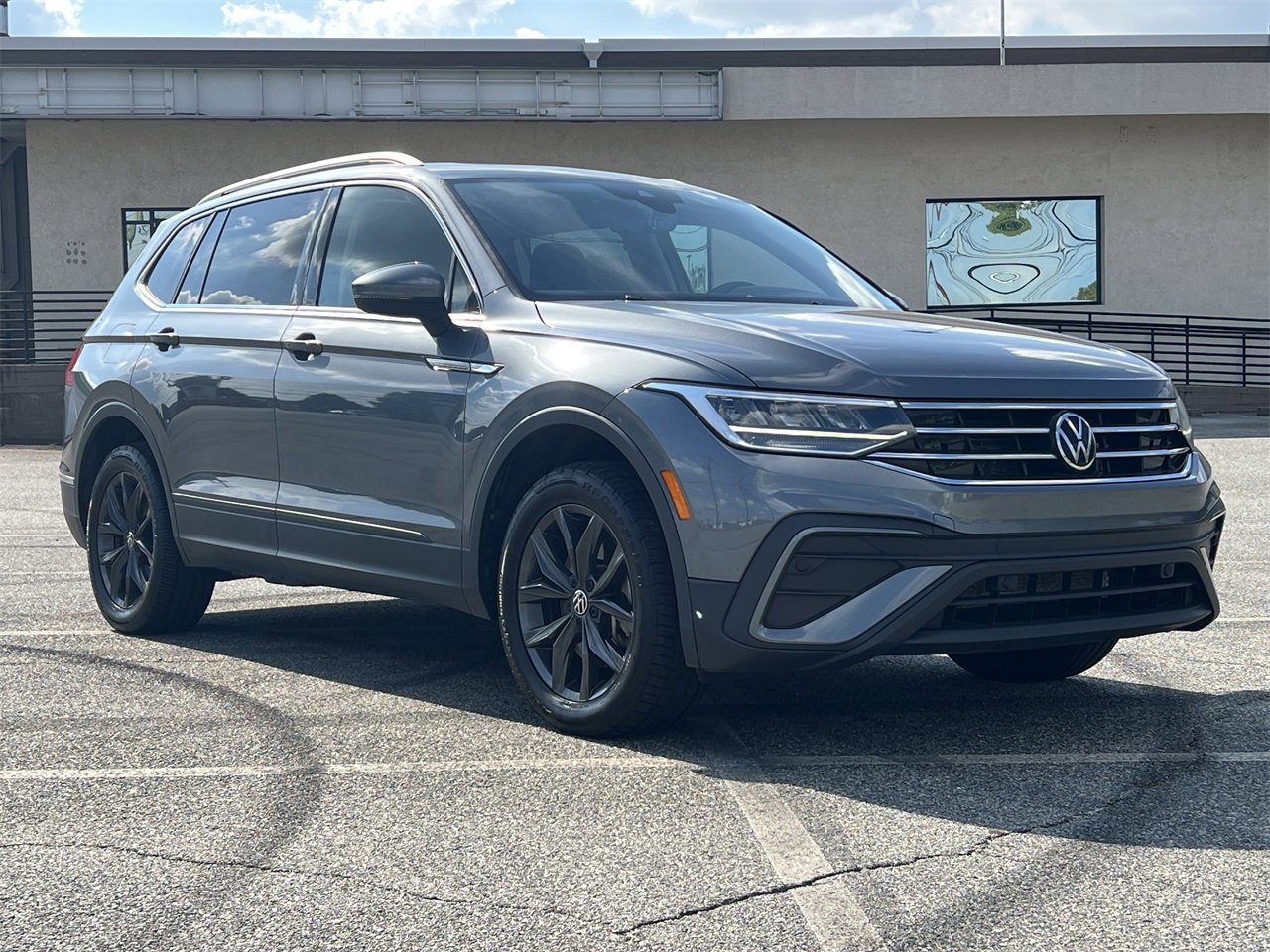 Used 2023 Volkswagen Tiguan SE image 26