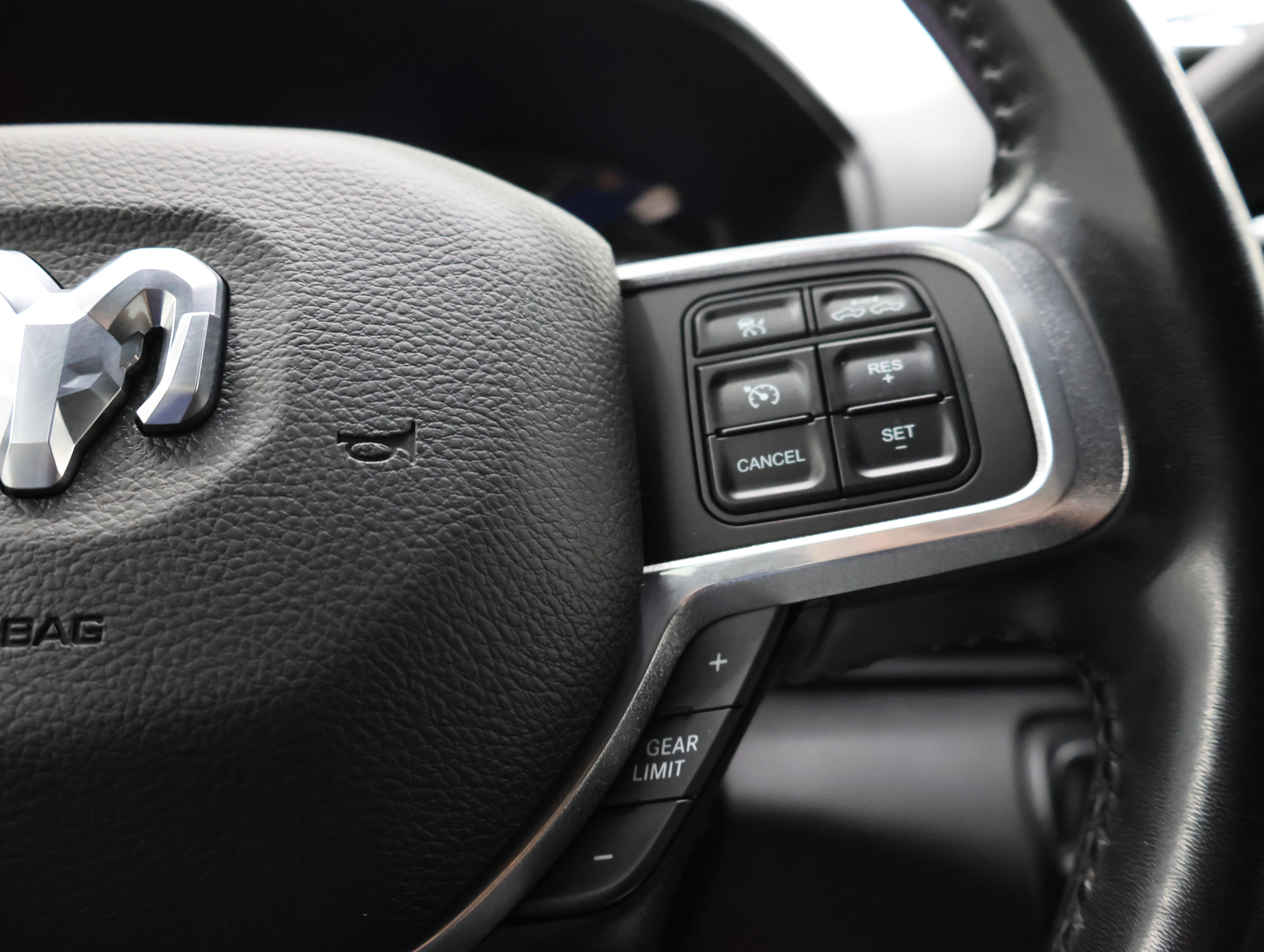 Used 2022 RAM 2500 Laramie AWD/4WD image 14