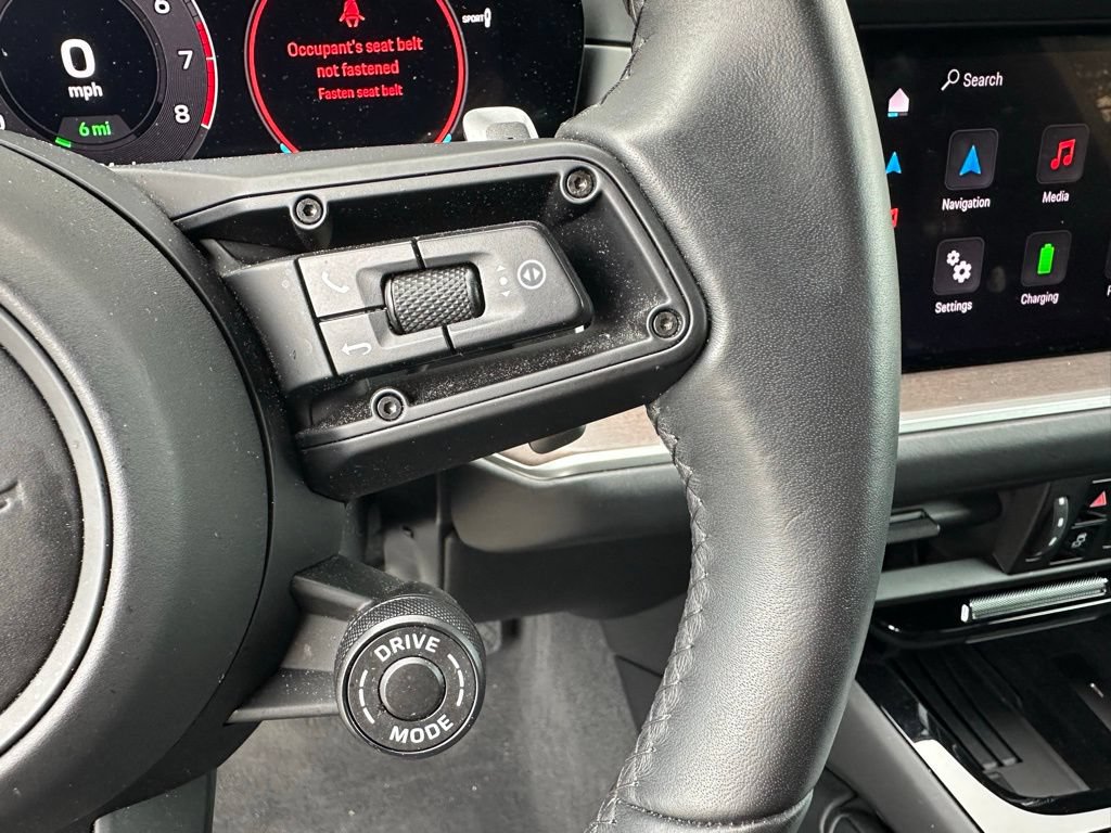 Certified 2025 Porsche Cayenne E-Hybrid AWD/4WD image 17
