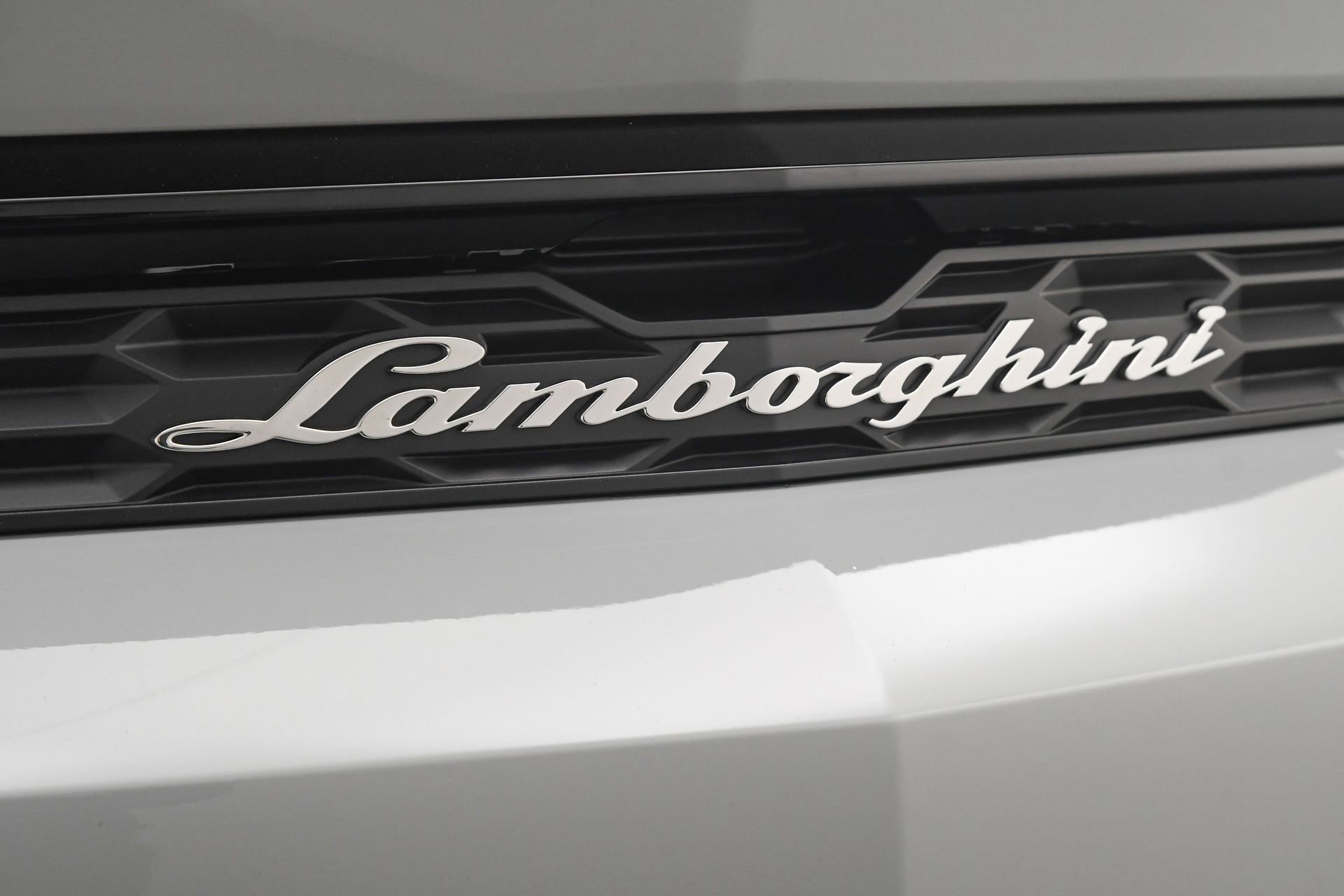 Used 2025 Lamborghini Urus SE image 25