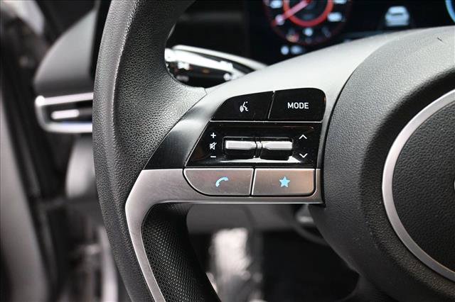 Used 2024 Hyundai Elantra SEL FWD image 11