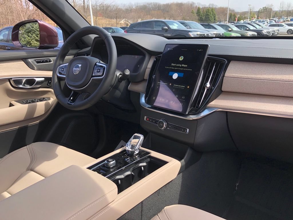 New 2026 Volvo XC90 B6 Plus w/ Protection Package Premier AWD/4WD image 11