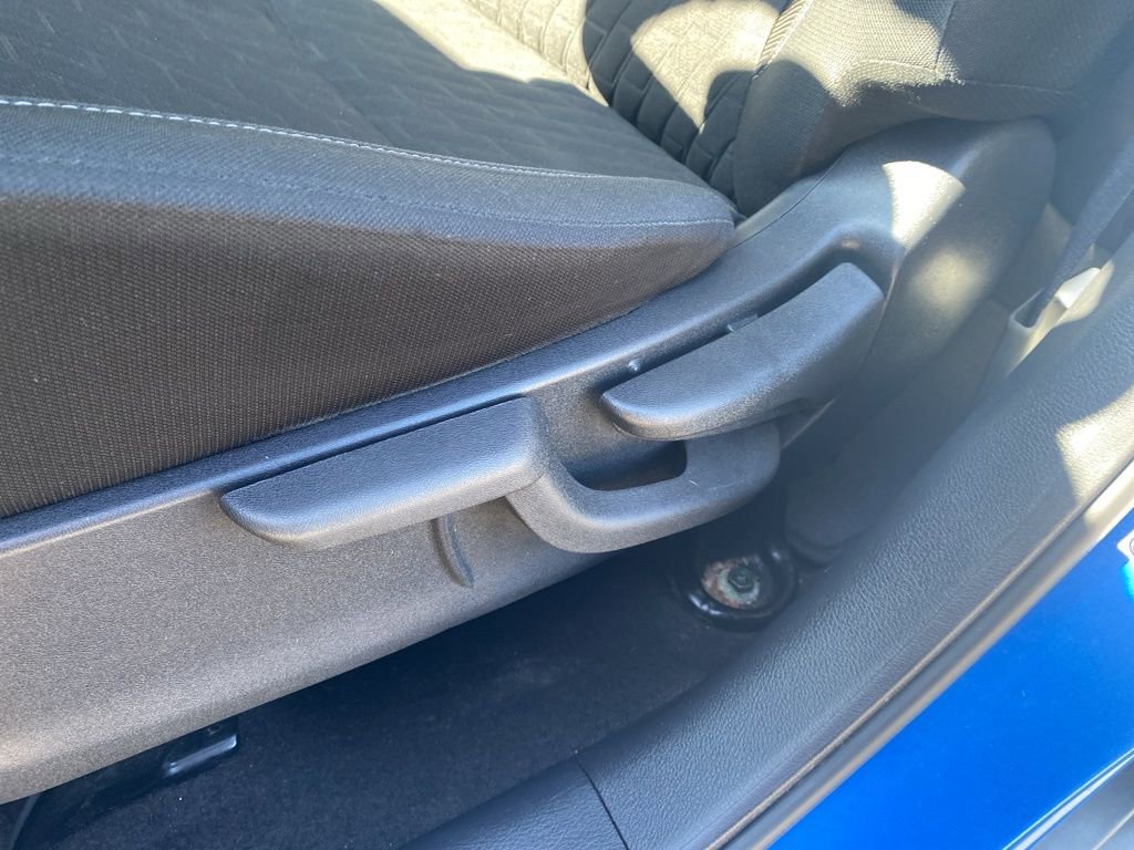 Used 2022 Nissan Kicks S image 18