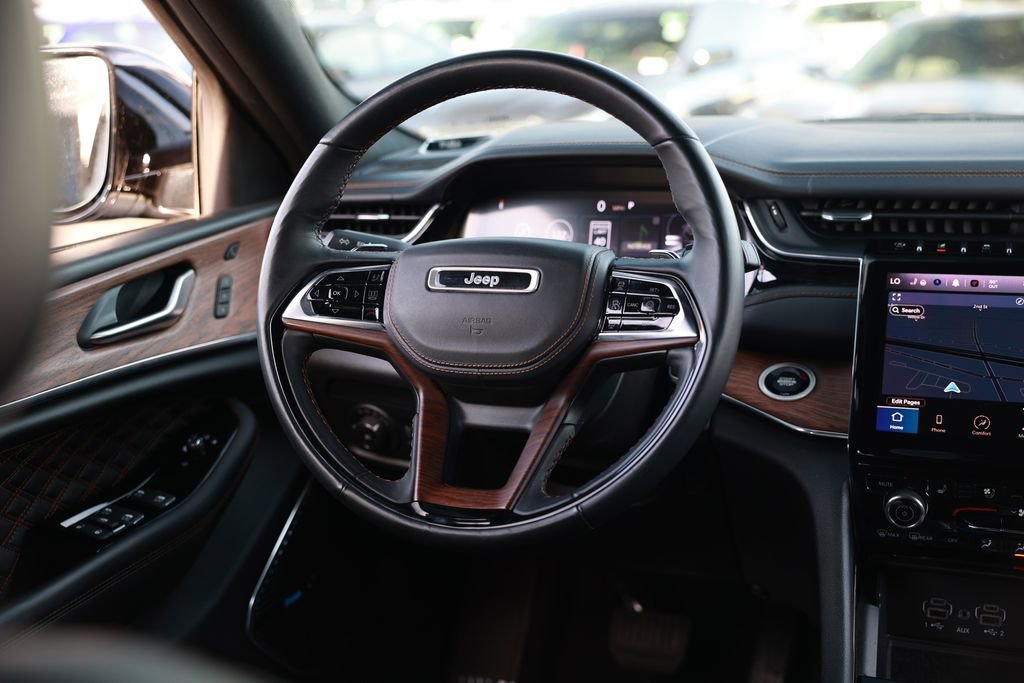 Used 2023 Jeep Grand Cherokee Summit w/ Adv Protech Group IV AWD/4WD image 29