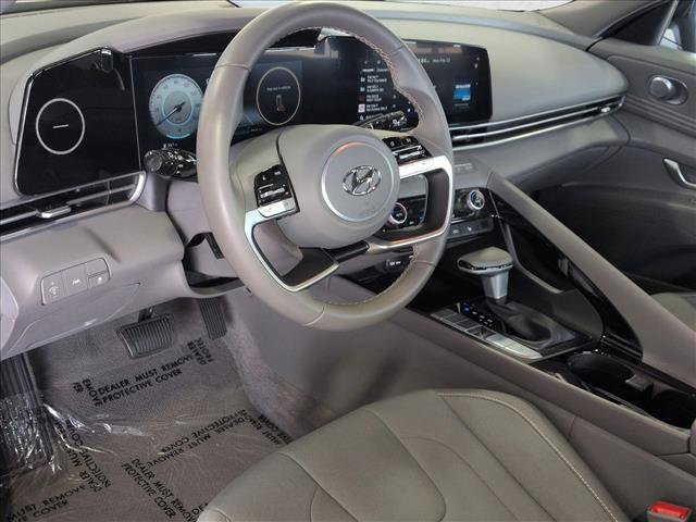 Used 2023 Hyundai Elantra SEL w/ Convenience Package image 10