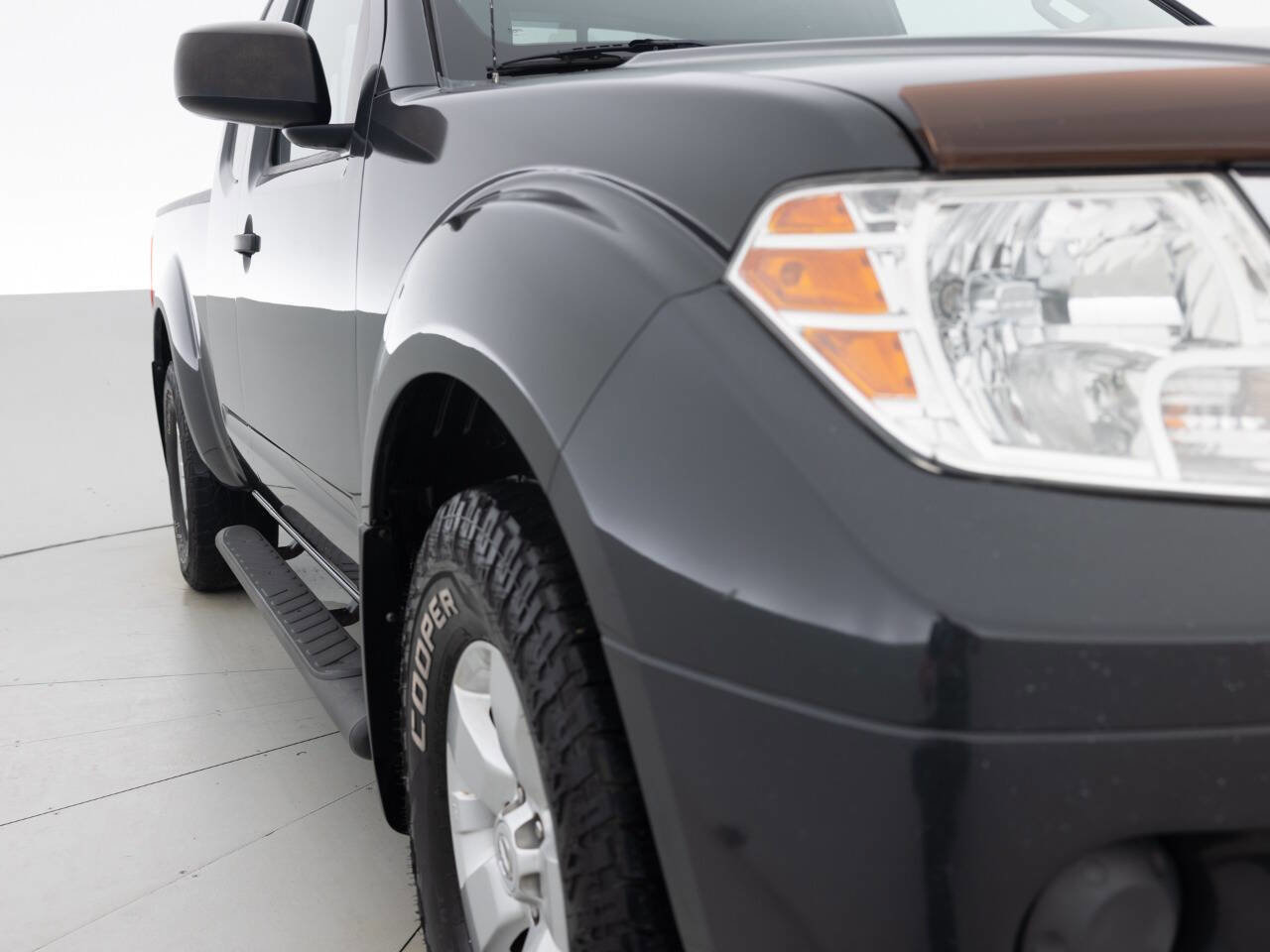 Used 2012 Nissan Frontier SV w/ SV Premium Utility Pkg image 11