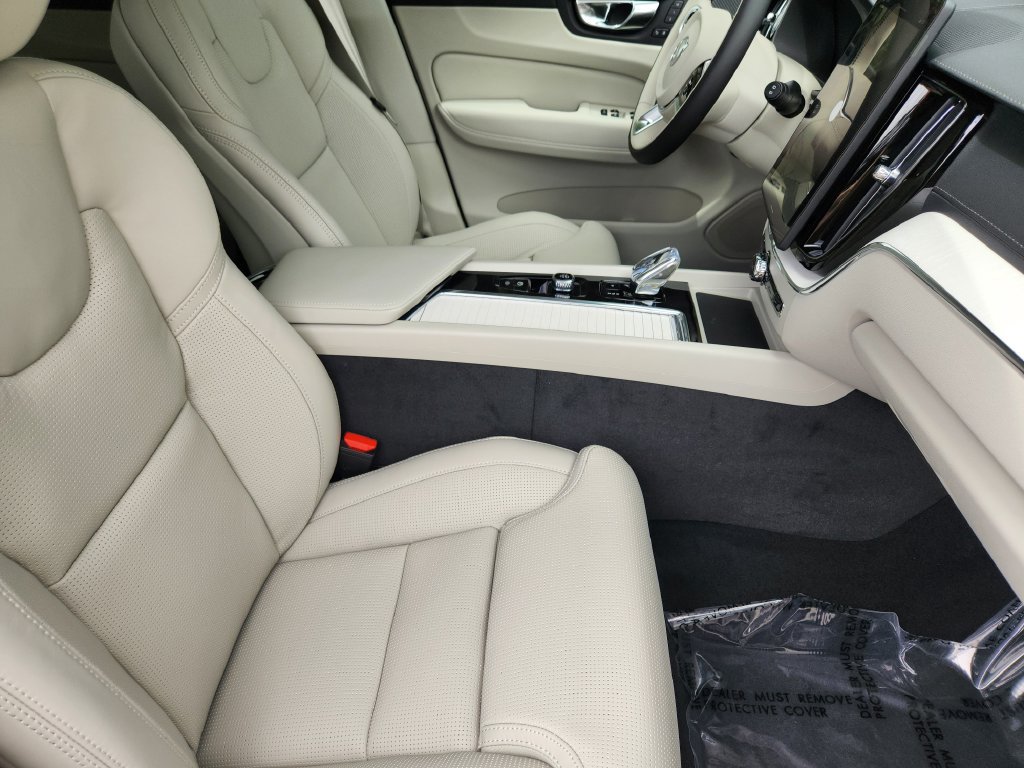New 2026 Volvo XC60 B5 Ultra w/ Climate Package AWD/4WD image 5